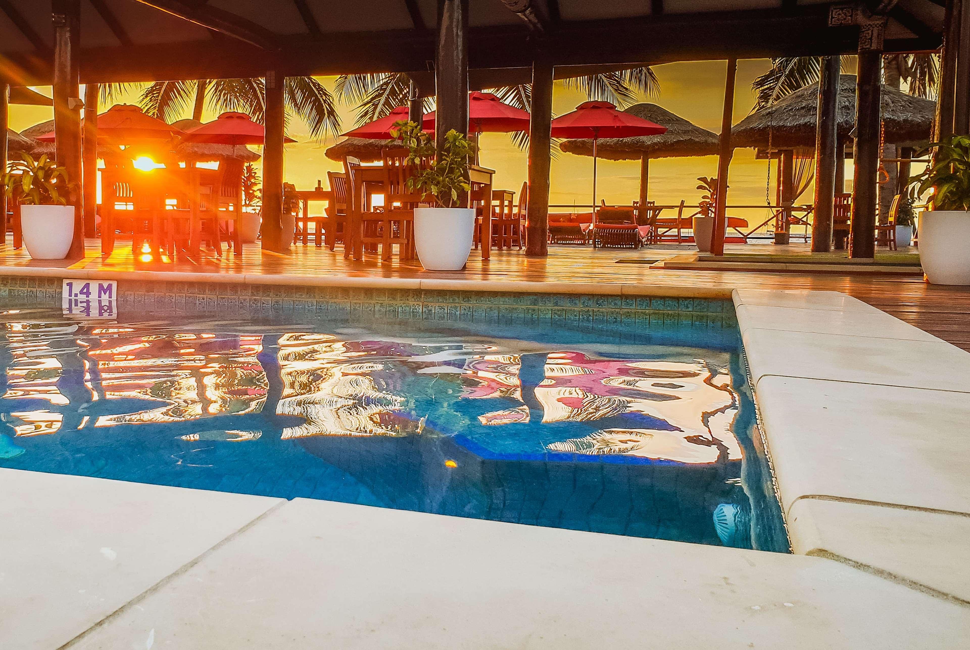 Ramada Suites By Wyndham Wailoaloa Beach Fiji Nadi Extérieur photo
