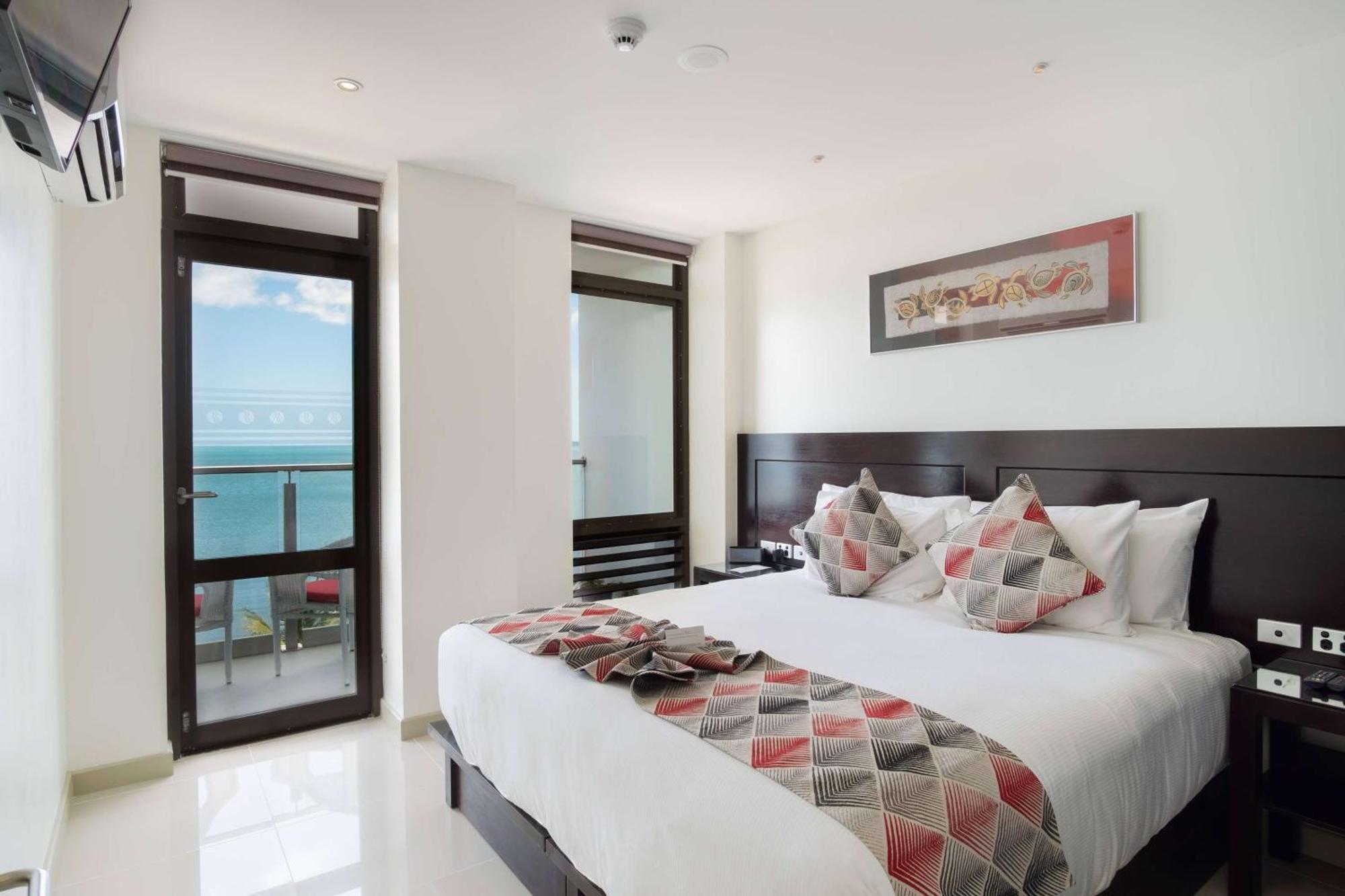 Ramada Suites By Wyndham Wailoaloa Beach Fiji Nadi Extérieur photo