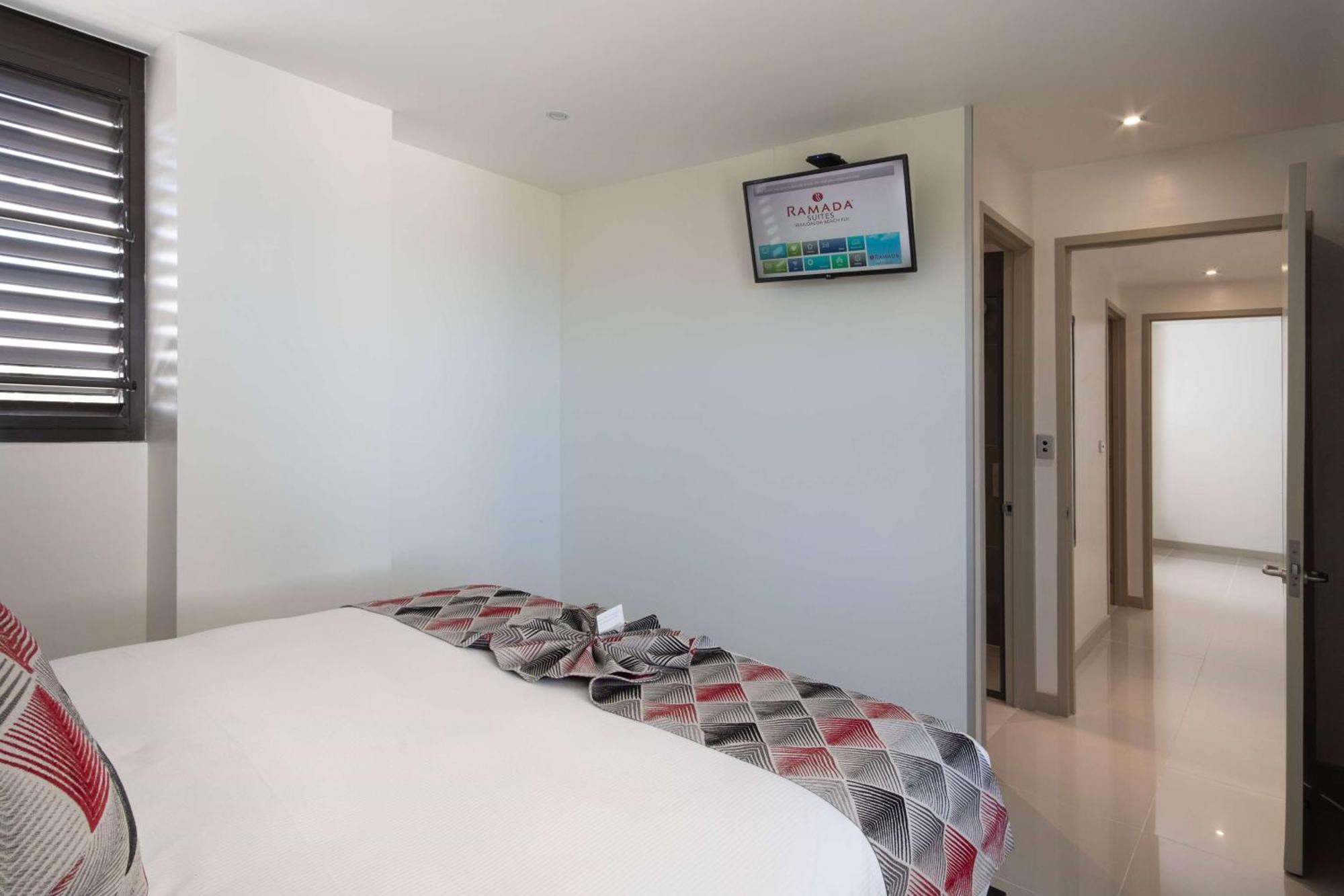 Ramada Suites By Wyndham Wailoaloa Beach Fiji Nadi Extérieur photo