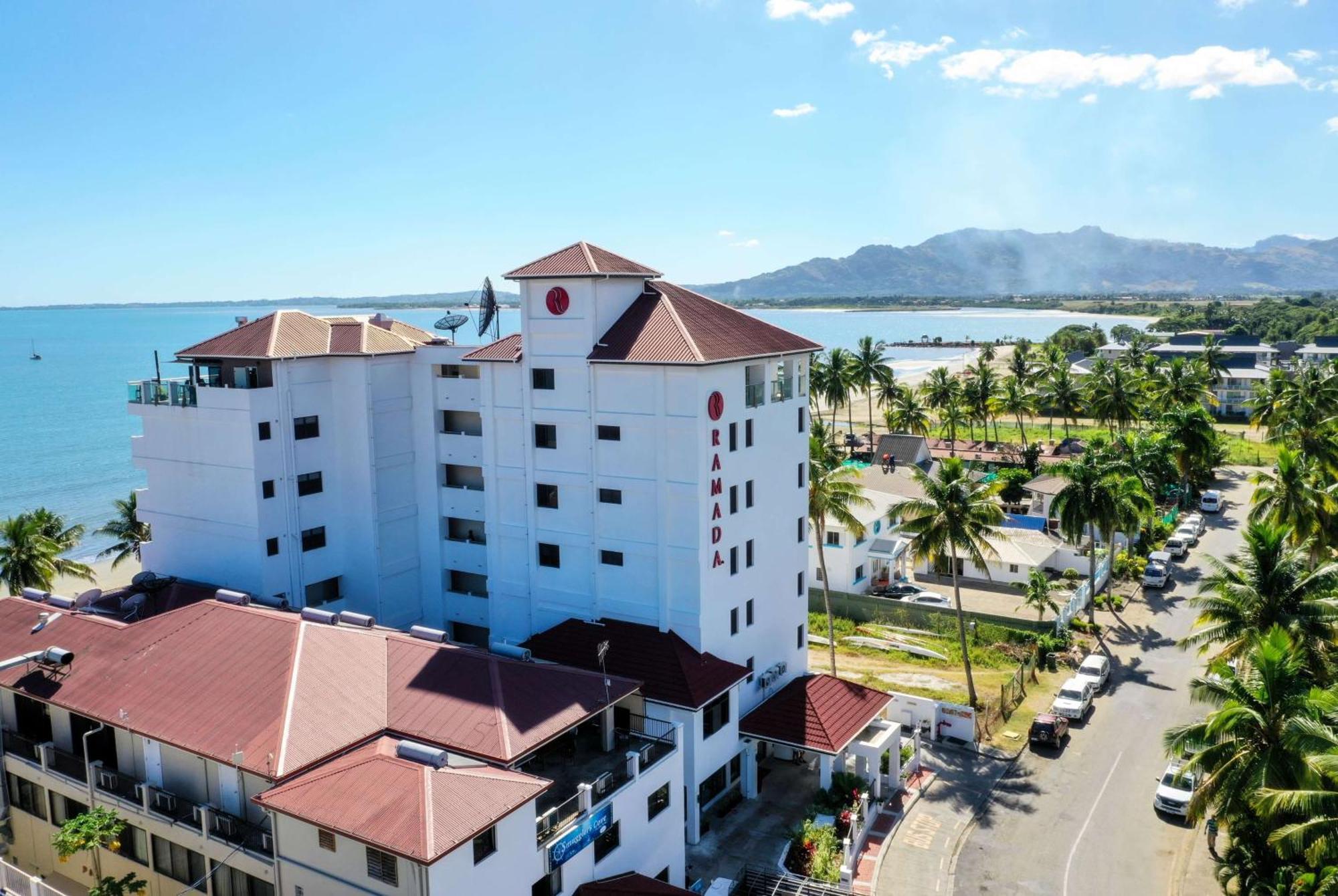 Ramada Suites By Wyndham Wailoaloa Beach Fiji Nadi Extérieur photo