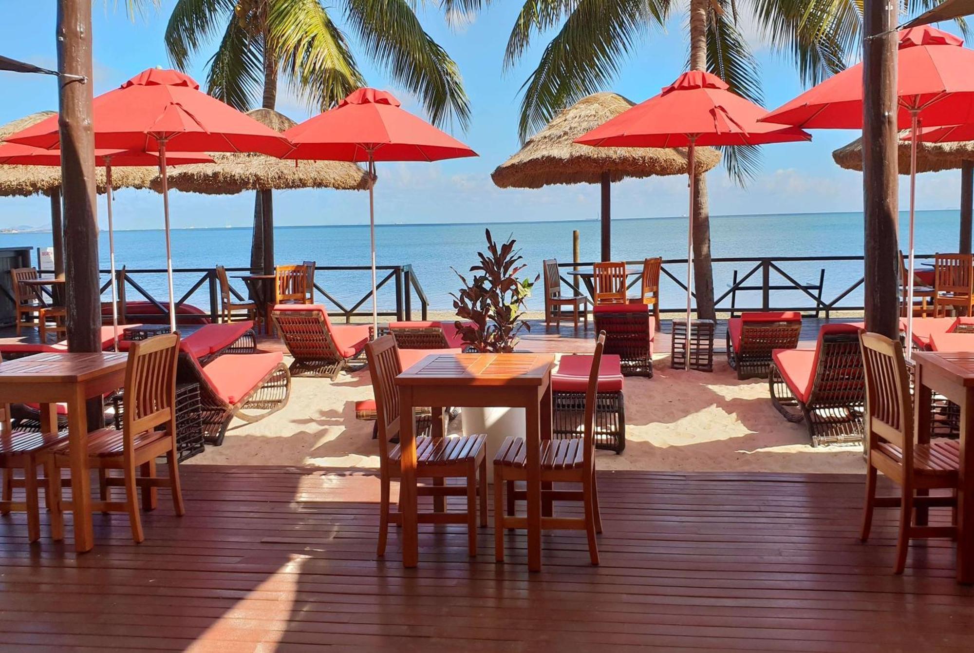 Ramada Suites By Wyndham Wailoaloa Beach Fiji Nadi Extérieur photo