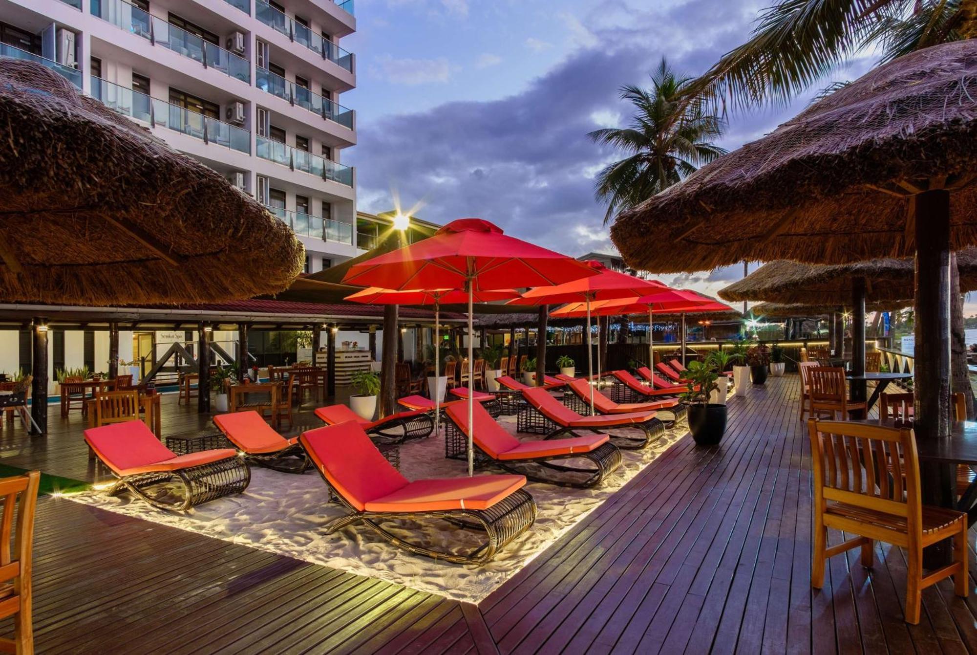 Ramada Suites By Wyndham Wailoaloa Beach Fiji Nadi Extérieur photo