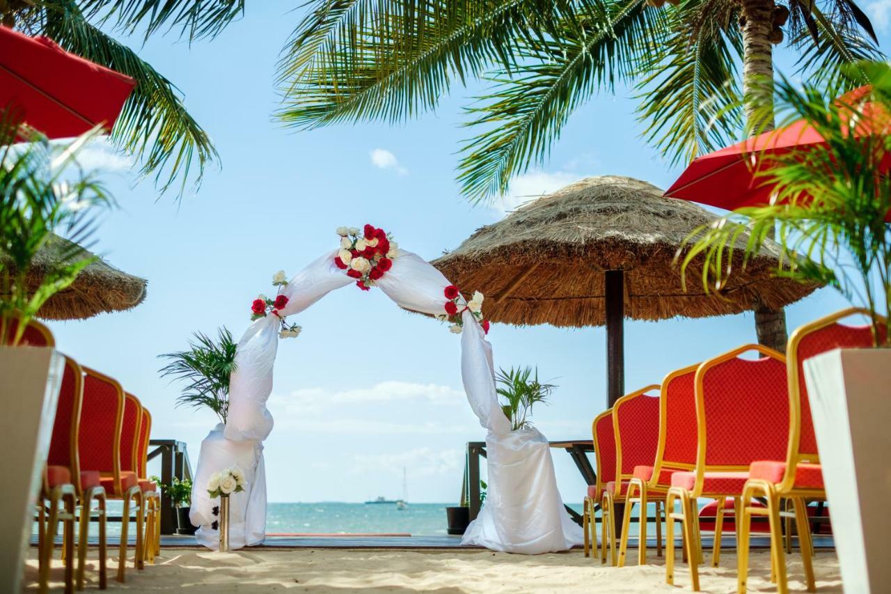 Ramada Suites By Wyndham Wailoaloa Beach Fiji Nadi Extérieur photo